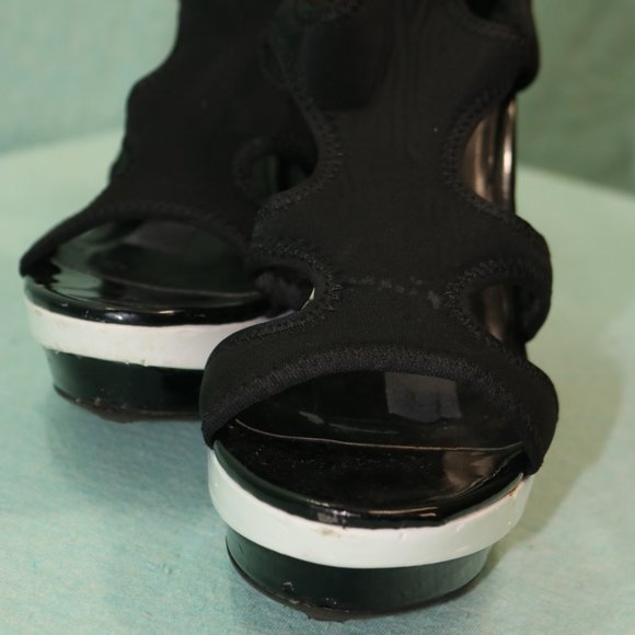 Simply Vera - Vera Wang Wedge Heels size 9 - Picture 14 of 15